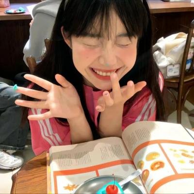 乐坛天后深夜密会神秘女子，公司火速否认，一夜之间持续发酵